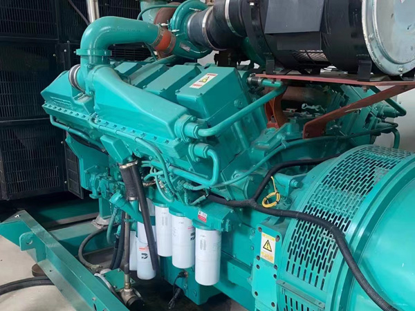 通川更换100kW柴油发电机组机油时，需要注意哪些事项？